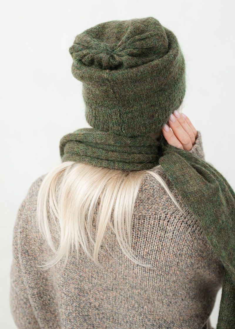 Khaki hat and long scarf or set