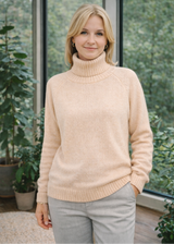 Maigas persikkrāsas alpakas/merino vilnas džemperis