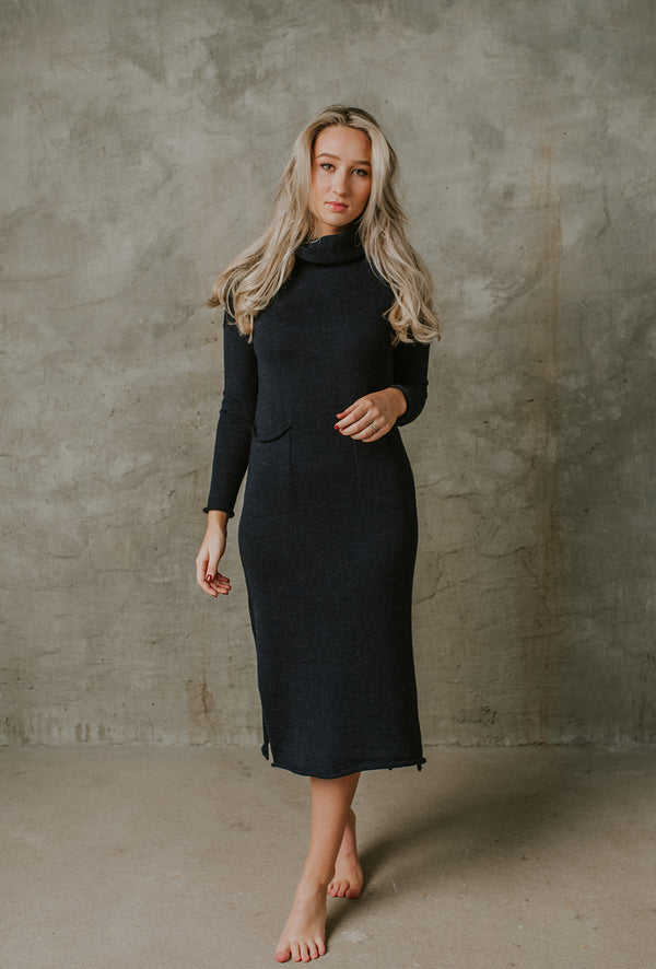 Knitted soft merino wool dress with pockets