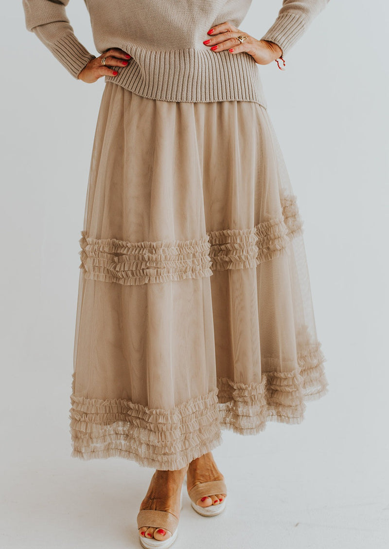 Tulle mesh voluminous skirt with satin petticoat